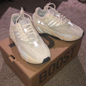 Never worn yeezy 700